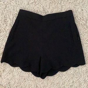 Wilfred scalloped trim shorts